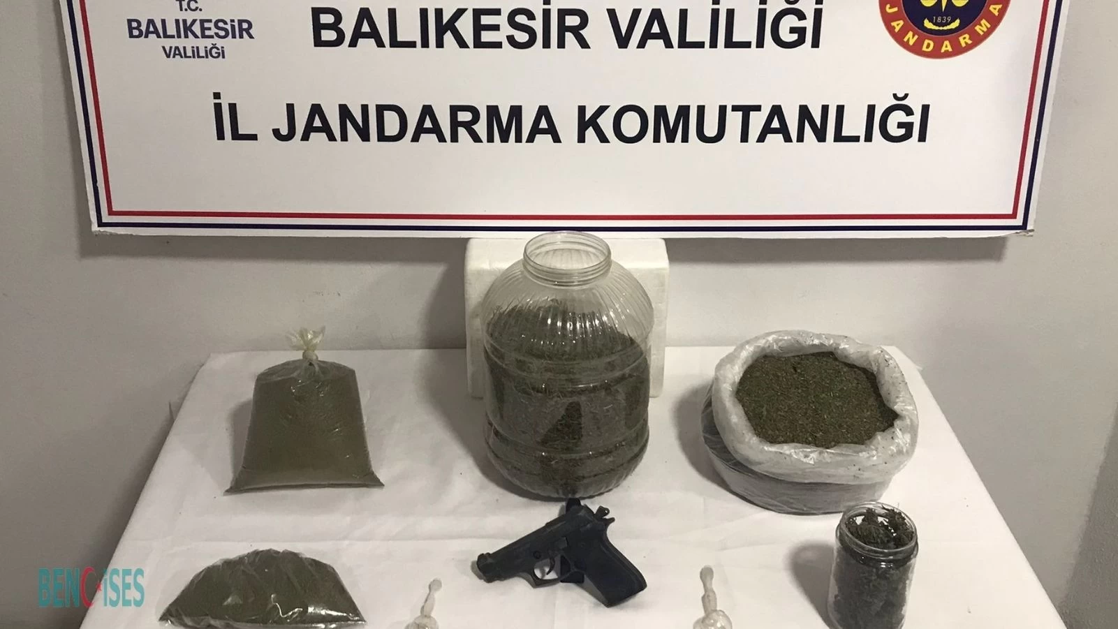 Balıkesir Jandarma Operasyonu: Gönen'de Büyük Uyuşturucu Çetesi Çökertildi!